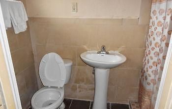 Travelers Motor Inn Redford Экстерьер фото
